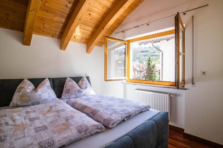 Ferienwohnung für 6 Personen, mit Balkon in Meran