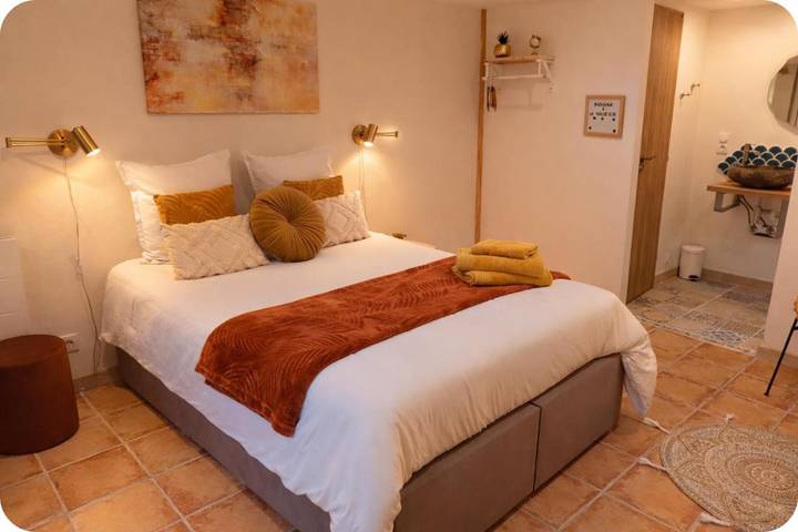 Location de vacances pour 2 personnes, avec terrasse et jardin à Rochegude - 3