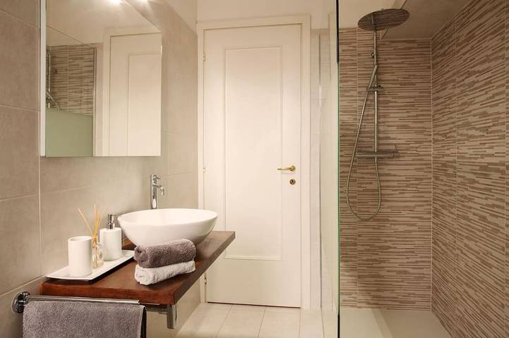 Ganze Wohnung, Como Lake Panorama Sveva Wohnung mit Camino und privater Terrasse in Rovenna, Cernobbio