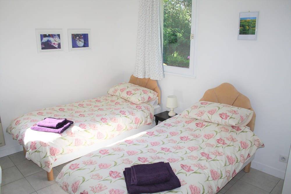 Wisteria : Gîte rural, 3 ch, 2 Sde, Wifi, Piscine in Asnières-sur-Vègre, Sarthe