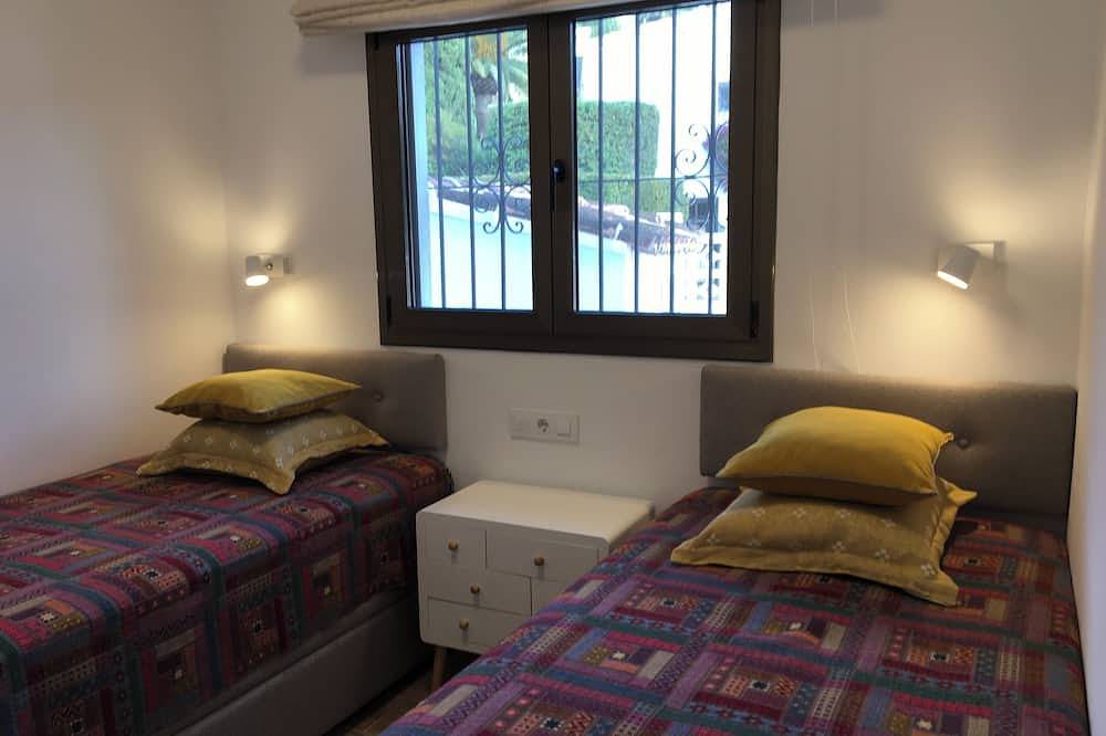 Benissa Vacation villa rental near beach, private pool, internet access, aircon in La Fustera, Benissa