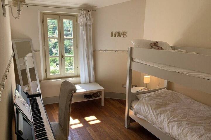 Cozy cottage in Tuscan hill village with free parking and AC in Chianni, Costa degli Etruschi