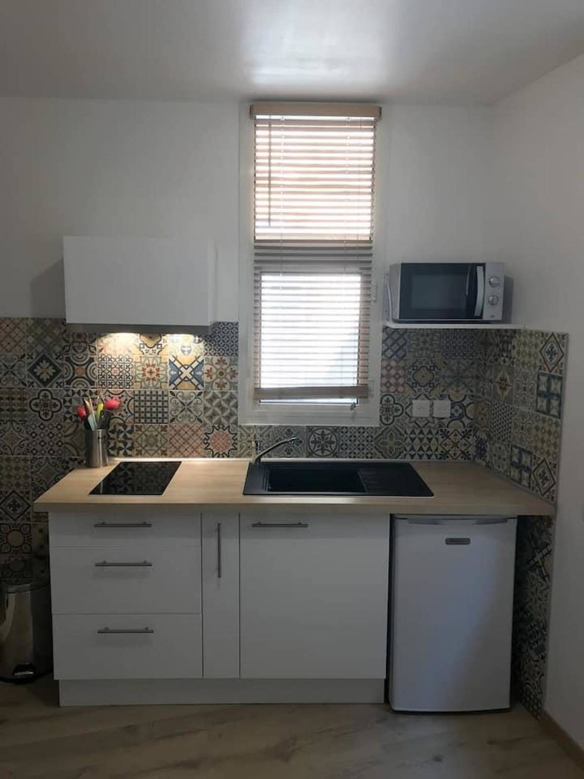Studio entier, Studio Paisible Pour 2 Proche Palais Des Papes in Avignon, Vaucluse