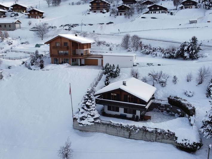 Ferienhaus für 8 Personen, mit Balkon und Terrasse sowie Garten und Ausblick