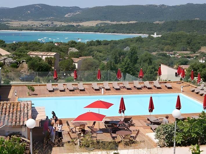Gîte pour 6 personnes, avec jardin ainsi que vue sur le lac et terrasse, animaux acceptés