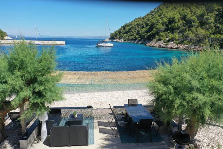 Villa voor 8 personen, met tuin en uitzicht op Hvar