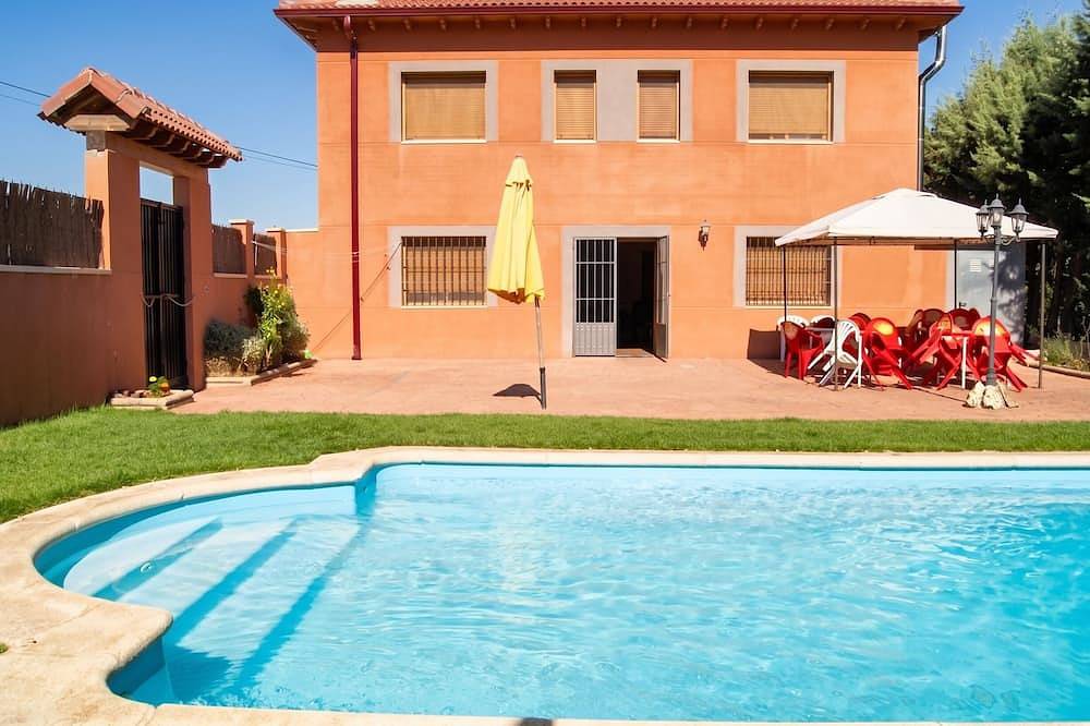 Homerez - Villa de Lujo en Cerezo de Mohernando con Piscina in Humanes, Alcarría Alta