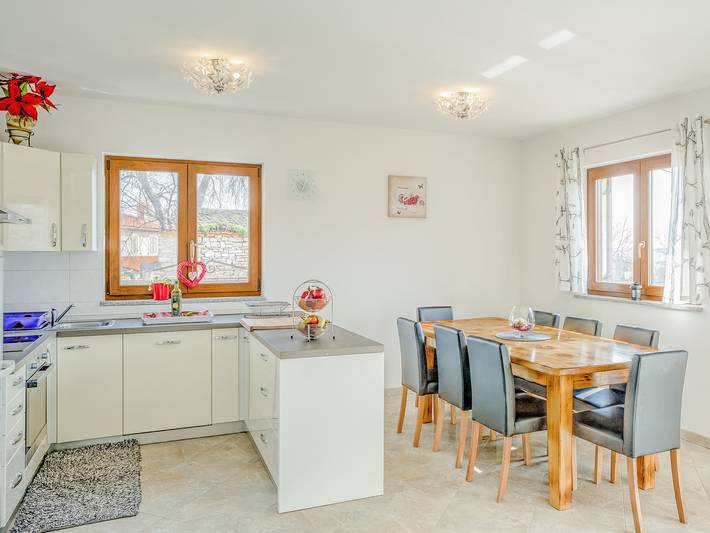 Ferienwohnung für 6 Personen, mit Kinderpool und Garten sowie Pool und Terrasse in Umag und Umgebung - 3