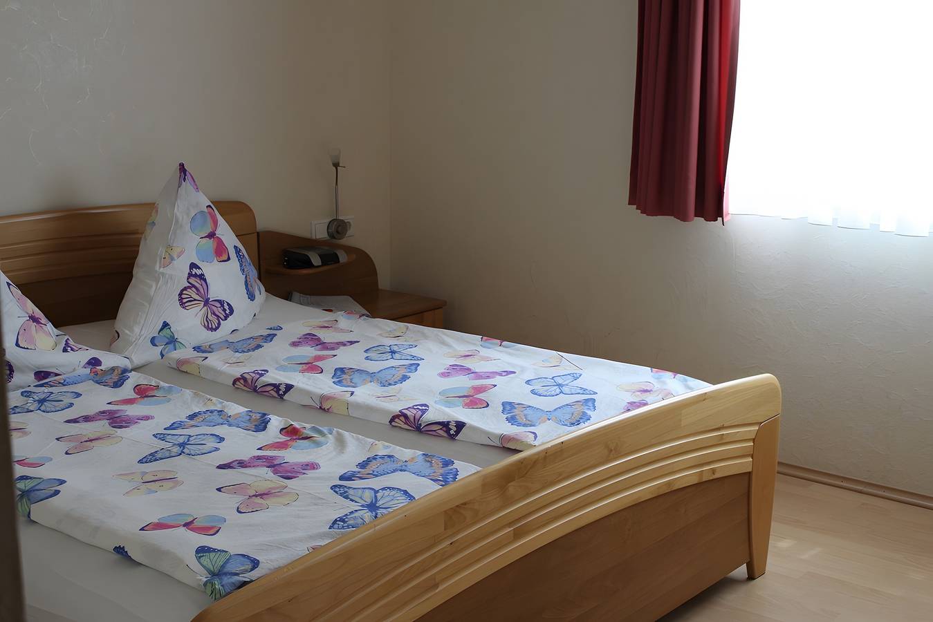 Ganze Wohnung, Ferienwohnung 1 mit Terrasse, Garten und Wlan in Überlingen, Region Bodensee-Oberschwaben
