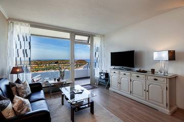 Ferienwohnung für 4 Personen, mit Sauna und Balkon sowie Pool und Ausblick in Travemünder Woche