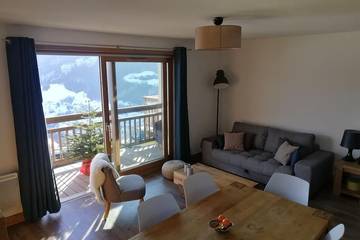 Gîte pour 8 personnes, avec balcon dans Doucy