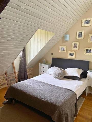 Gîte pour 2 personnes, avec terrasse et jardin ainsi que vue et piscine à Saint-Rémy (Aveyron)