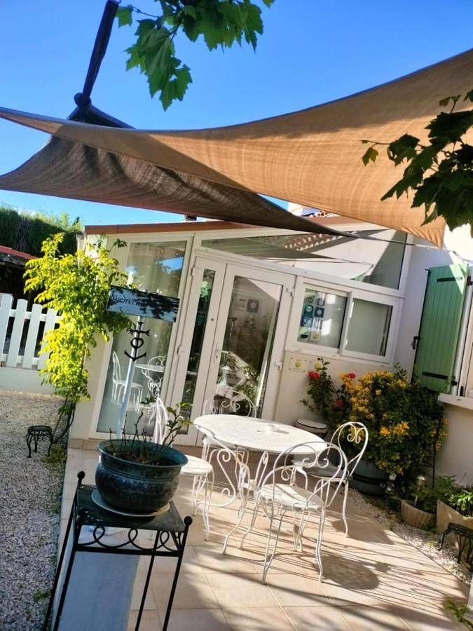 Maison de vacances pour 2 personnes, avec Terrasse ainsi que Jardin et Piscine à La Bouilladisse