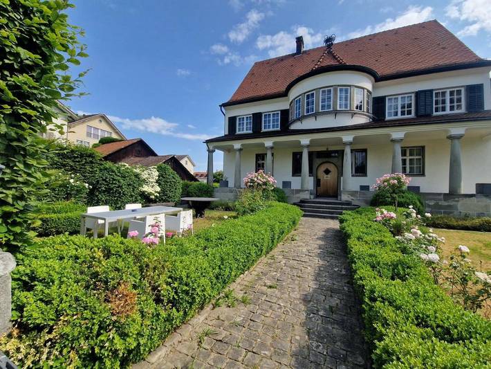 Villa für 8 Personen, mit Balkon und Terrasse sowie Pool und Sauna im Thurgau