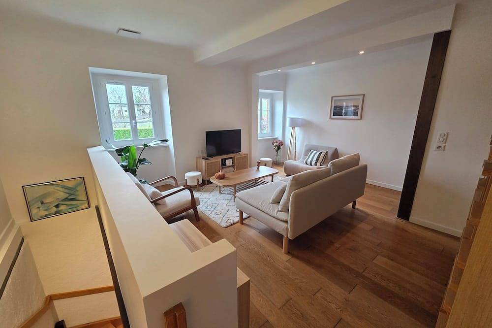 Appartement entier, Idéal pour découvrir le Pays Basque:appartement cosy, terrasse et vue magnifique in Mendionde, Région de Bayonne