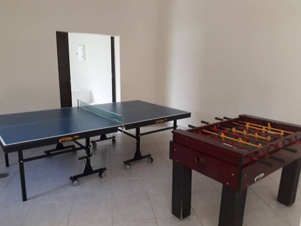 Ganze Wohnung, Ausgezeichnete Wohnung 50 Meter vom Strand von Schweinswale Cond. Wembley Tennis in Toninhas Ubatuba, Ubatuba