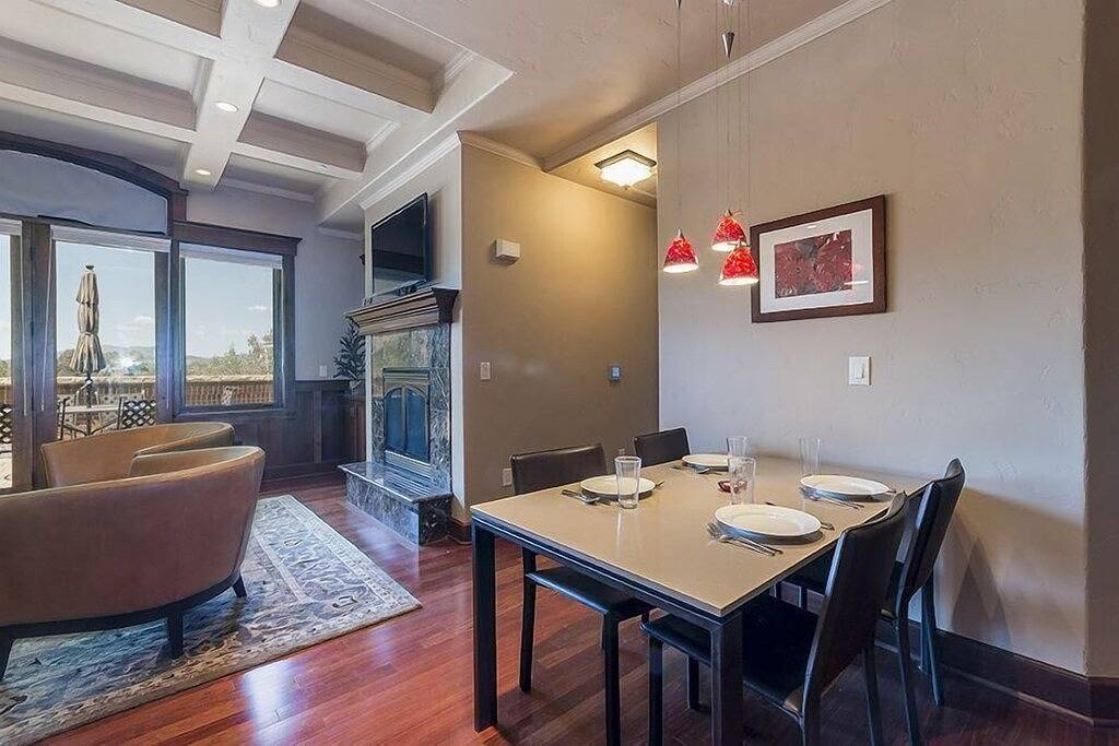 Ganze Wohnung, Die Victoria 4 von Skyrun! Schritte zu Bars / Restaurants! Ermäßigte Aktivitäten! in Steamboat Springs, Medicine Bow-Routt Nationalwald