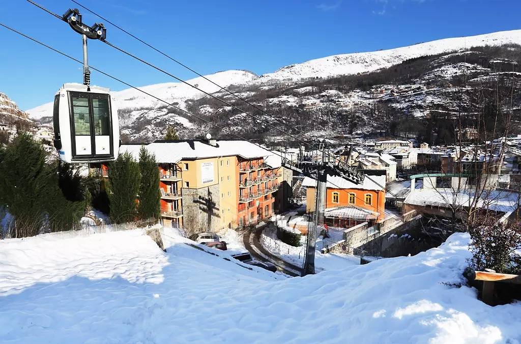 Apartamento entero, 3 estancias 6 personas in Ax-les-Thermes, Pirineos franceses