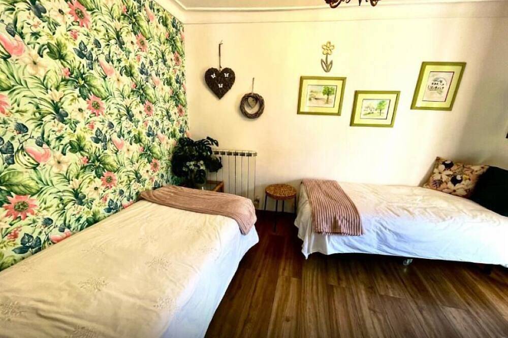 Riojania Heredad - Classic Quadruple Room in La Rioja Province