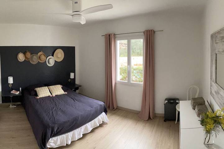 Location de vacances pour 10 personnes, avec jardin et terrasse dans Plage du Péro - 2