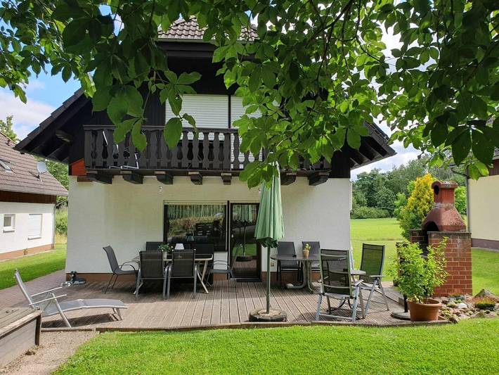 Ferienhaus für 9 Personen, mit Balkon und Terrasse sowie Garten und Sauna in Frielendorf