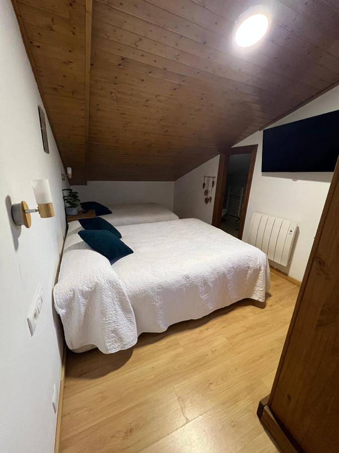 Apartamento entero, Two-Bedroom Apartment in Gijón, Costa Verde