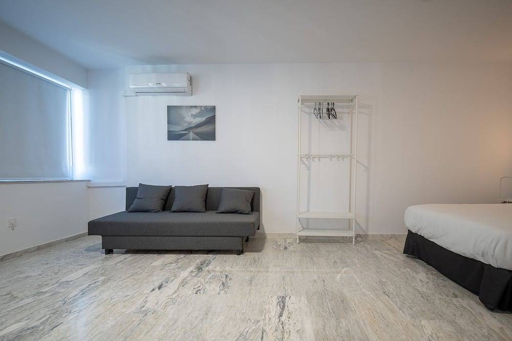 Hostal Palacio Hotel París - Habitación 6B in Huelva, Costa de la Luz