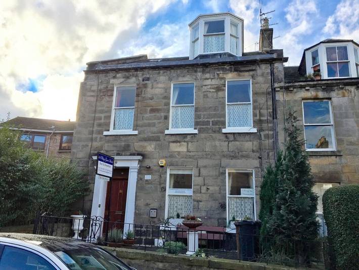 B&b for 10 people in Edinburgh