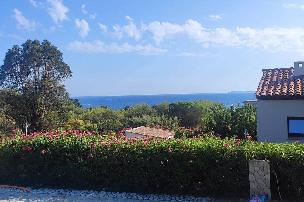 5 mn à pied des plages: Villa moderne idéalement placée. Piscine vue mer(Gigaro) in Gigaro, La Croix-Valmer