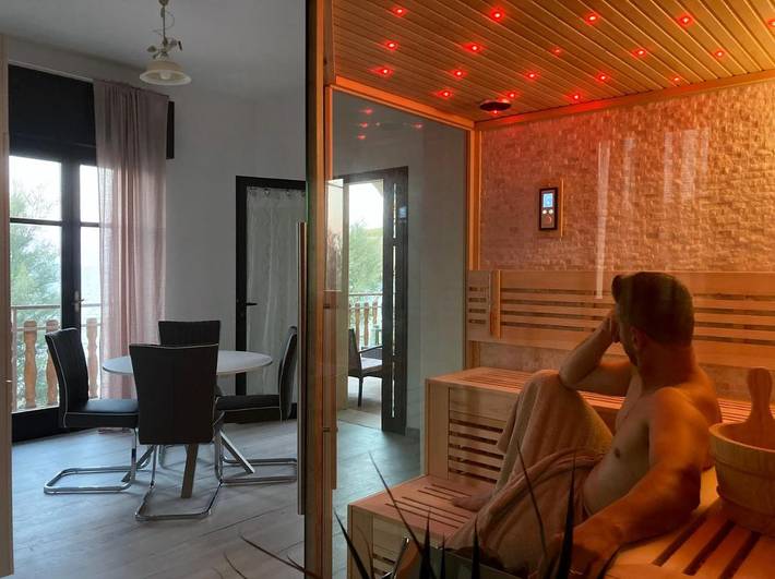 Location de vacances pour 3 personnes, avec vue ainsi que sauna et terrasse à Agnone Bagni - 4