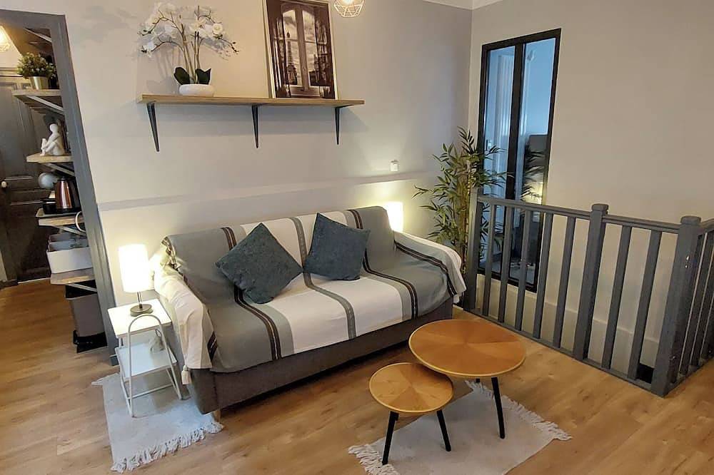 Entire apartment, Bla Bla Bld%maz.rf in Asnières-sur-Seine, Hauts-de-Seine