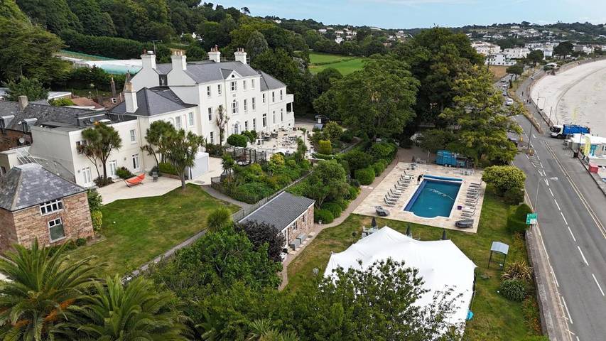 Hôtel pour 2 personnes, avec piscine et jardin dans Jersey