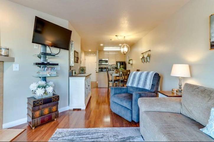 Vacation apartment for 4 people, with hot tub and balcony as well as pool in Utah