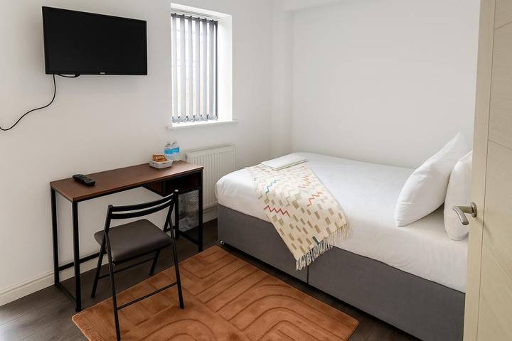 Bed and breakfast for 2 people, with Garden in Coventry
