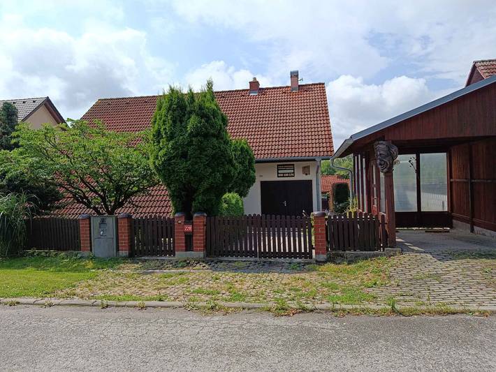Casa vacanze con piscina, trampolino e campo da tennis in Skrdlovice, Vysocina e dintorni