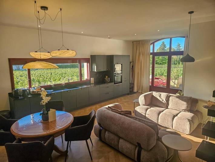 Location de vacances pour 4 personnes, avec Terrasse ainsi que Jardin et Vue à Morey-Saint-Denis