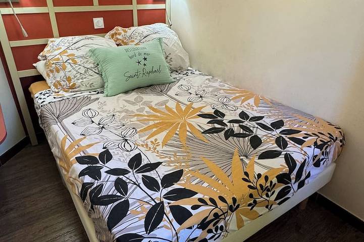 Gîte pour 5 personnes, avec balcon ainsi que jacuzzi et piscine dans Golf De Cap Esterel - 3