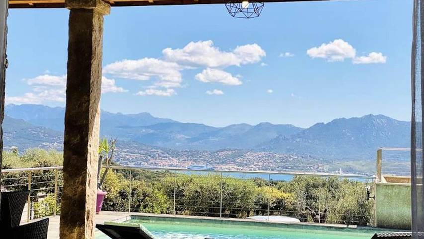 Appartement de vacances pour 9 personnes, avec piscine, animaux acceptés