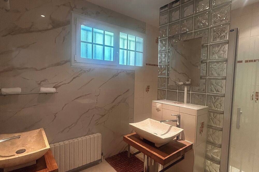 Spacious house for families and groups in Amilly, Montargis region