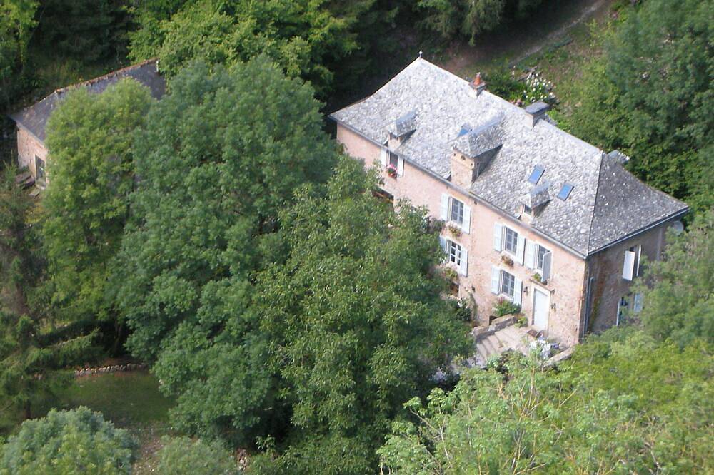 Chateau De Moulin - As seen on Monsieur Spade Tv Show in Bozouls, Aveyron