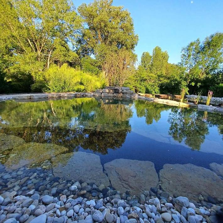 Gîte pour 3 personnes, avec piscine ainsi que vue et jardin dans Belley - 3