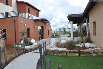 Hôtel pour 6 personnes, avec terrasse à Nègrepelisse