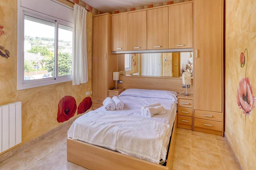 Villa cerca de la playa y bodegas in Vendrell, Costa Dorada