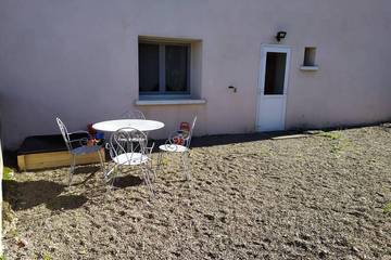 Gîte pour 6 personnes, avec terrasse dans Le Breuil-sur-Couze