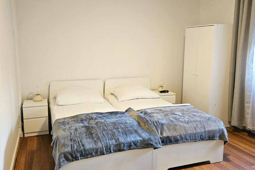 Ganze Wohnung, 3-Zimmer-Wohnung mit voll ausgestatteter Küche, zentral gelegen, nahe Bahnhof in Beckum, Kreis Warendorf