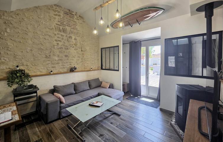 Gemütlich, 2 km vom Strand entfernt: Moderne Ferienwohnung mit Garten und WLAN in Longeville-sur-Mer, Vendée
