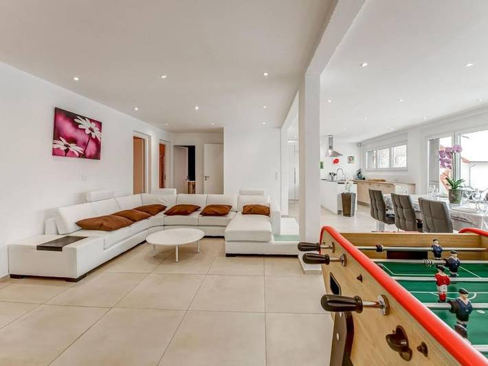 Location de vacances pour 6 personnes, avec jacuzzi et jardin à Chaux