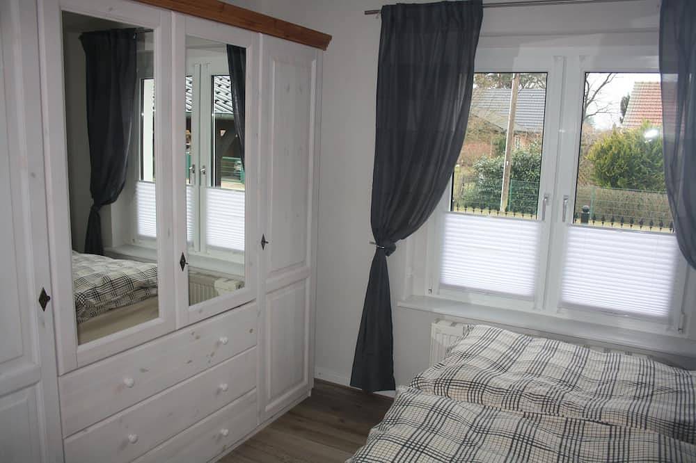 Ferienhaus in Bernau bei Berlin in ruhiger Lage mit Veranda und Terrasse in Bernau bei Berlin, Barnimerland Region