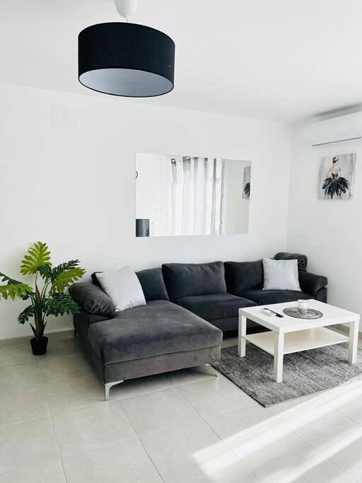 Location de vacances pour 4 personnes, avec terrasse ainsi que jardin et jacuzzi à Marignane - 2