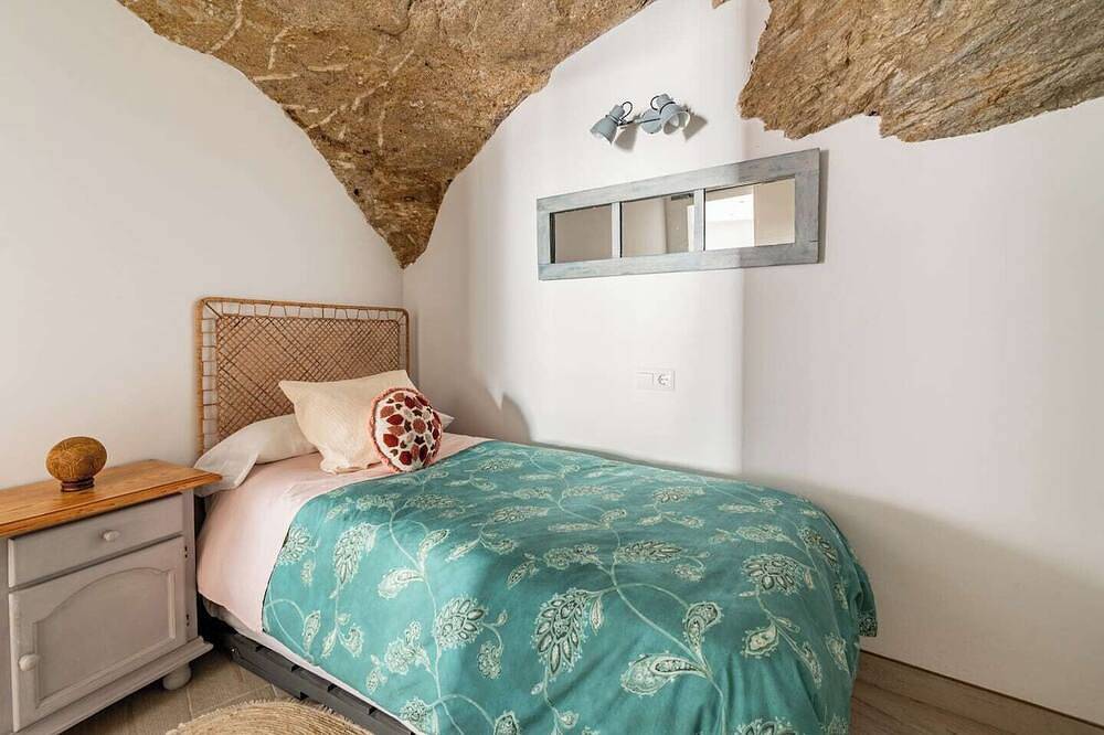 Casa Cueva La Luna in Setenil de las Bodegas, Pueblos Blancos